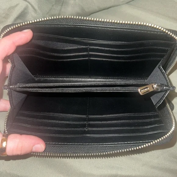 Coach Black Signature Wallet - Picture 5 of 5
